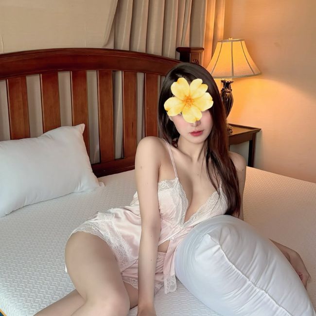 Như Bích - Mỹ Nữ Đại Mỗ Lồn Non Nướt, Vú Bồng Mông Căng