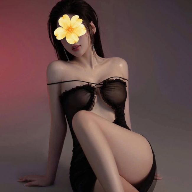 Hạnh Dung - Gái bán hoa Long Biên bú cu sâu họng, dập lồn phê lòi