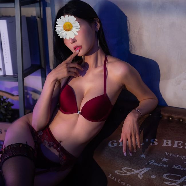 Hồng Nhung – Kỹ Nữ Mông To Tròn, Cưỡi Ngựa Reverse Cowgirl