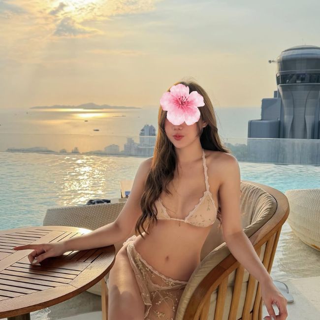 Thanh Trang - Kỹ nữ HBT Da trắng hồng hào, liếm láp ướt át