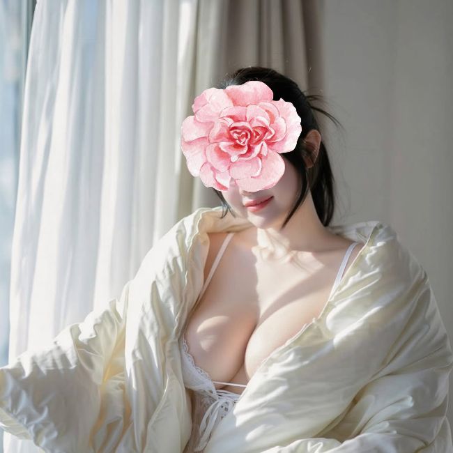 Tuyết Anh - Hotgirl Tương Mai vú tròn căng mút sữa ướt đẫm áo